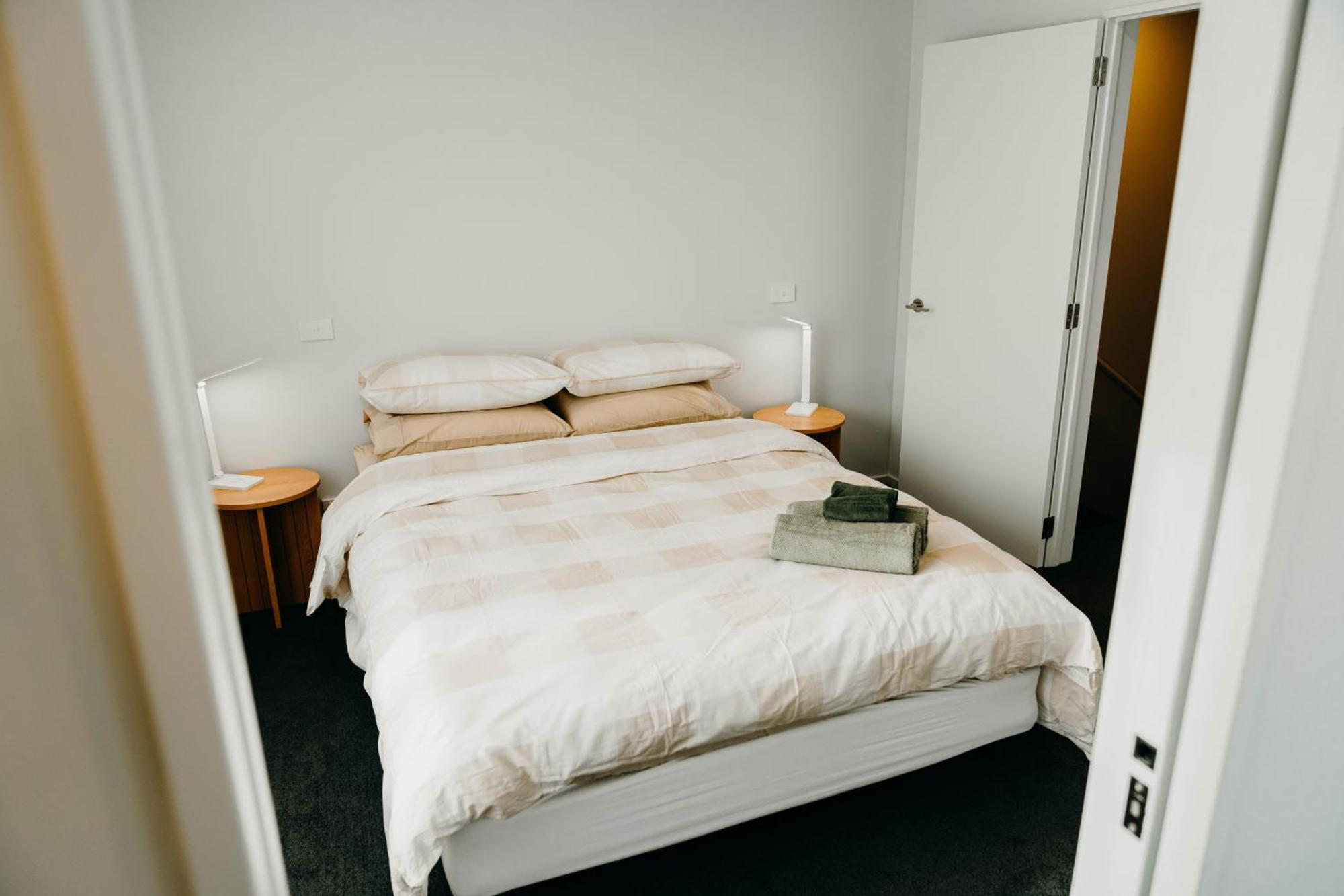 New Townhouse, Heart Of City Centre, 2 Bed 2 Bath, Car Park Christchurch Luaran gambar