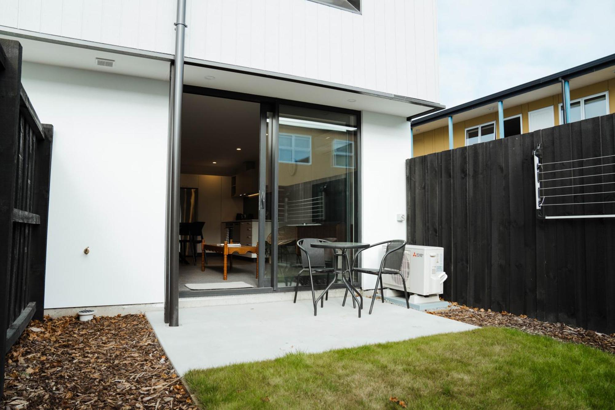 New Townhouse, Heart Of City Centre, 2 Bed 2 Bath, Car Park Christchurch Luaran gambar
